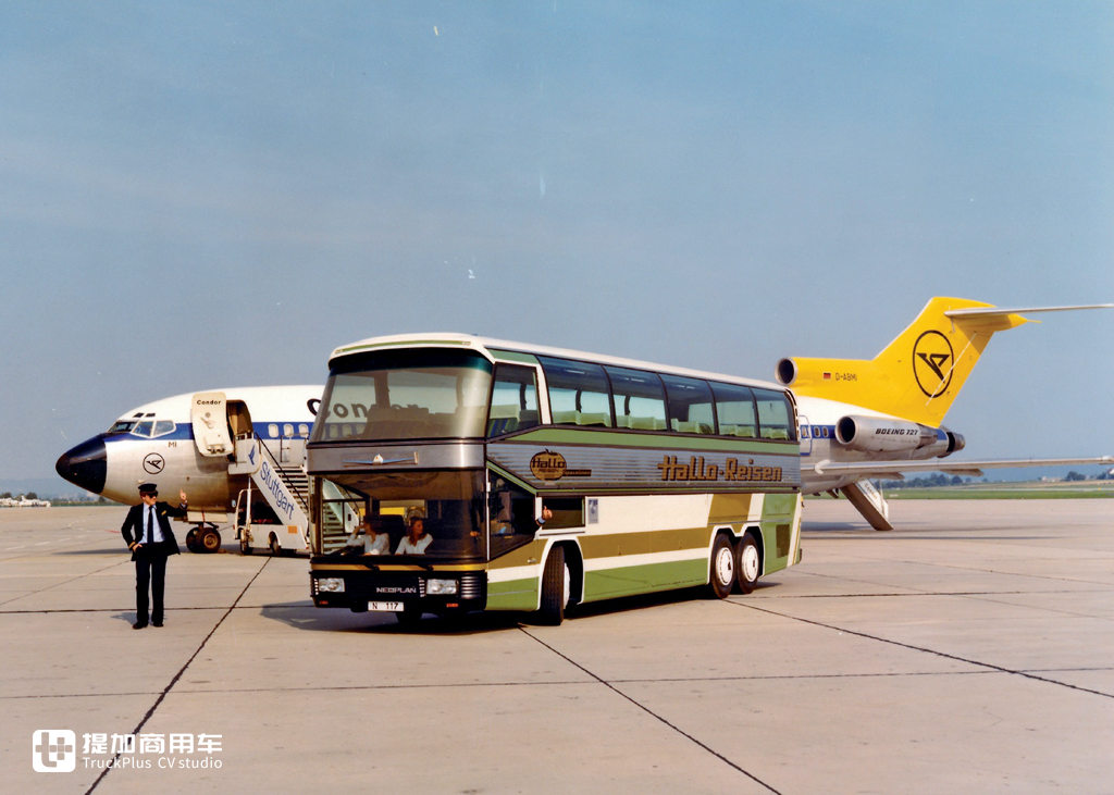 30多年前就那么豪华高端,带您看范胡尔上世纪80年代推出的那些经典公路客车 - 第11张 - 提加商用车网 30多年前就那么豪华高端,带您看范胡尔上世纪80年代推出的那些经典公路客车 - 第11张