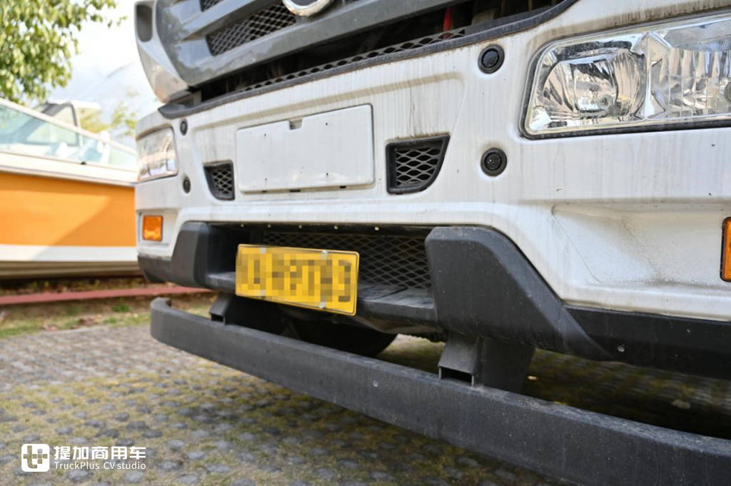 绝对少见，这款通信设备牵引车，用的竟然是重汽斯太尔底盘！ - 第4张