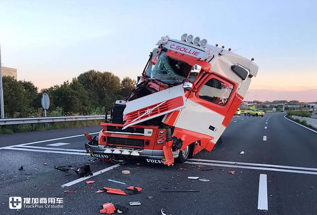 对卡车的热爱满溢,再次改装沃尔沃FH,小伙让报废爱车“涅槃重生” - 第2张 - 提加商用车网 对卡车的热爱满溢,再次改装沃尔沃FH,小伙让报废爱车“涅槃重生” - 第2张