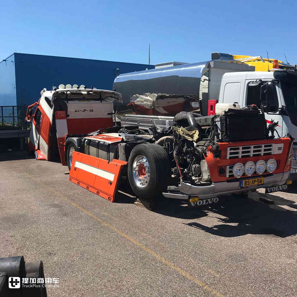 对卡车的热爱满溢,再次改装沃尔沃FH,小伙让报废爱车“涅槃重生” - 第3张 - 提加商用车网 对卡车的热爱满溢,再次改装沃尔沃FH,小伙让报废爱车“涅槃重生” - 第3张