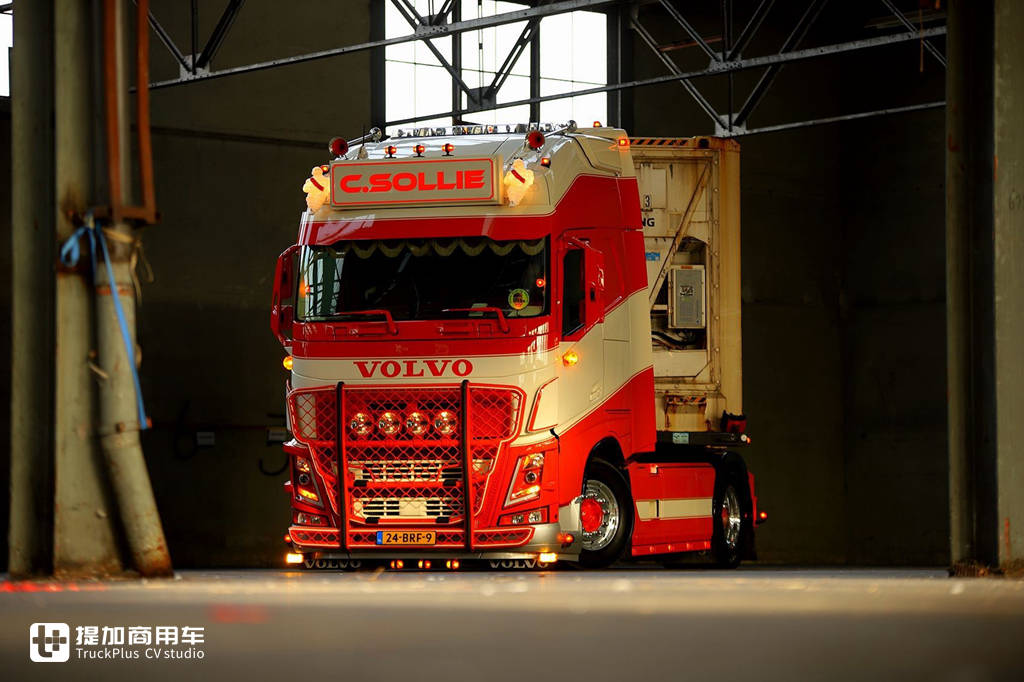 对卡车的热爱满溢,再次改装沃尔沃FH,小伙让报废爱车“涅槃重生” - 第8张 - 提加商用车网 对卡车的热爱满溢,再次改装沃尔沃FH,小伙让报废爱车“涅槃重生” - 第8张