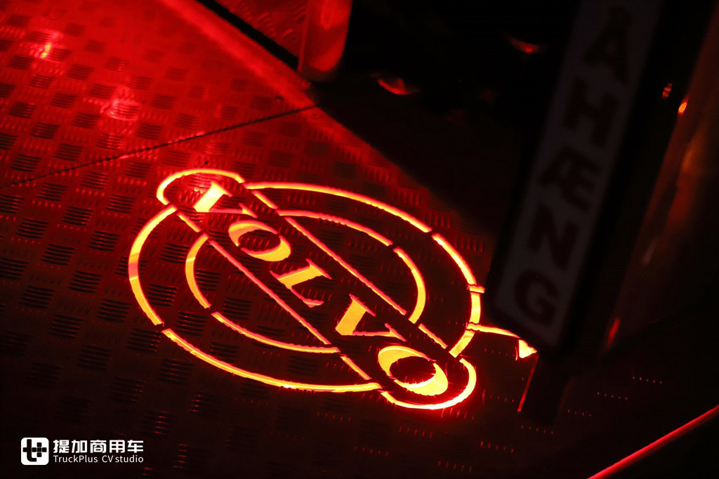 对卡车的热爱满溢,再次改装沃尔沃FH,小伙让报废爱车“涅槃重生” - 第15张 - 提加商用车网 对卡车的热爱满溢,再次改装沃尔沃FH,小伙让报废爱车“涅槃重生” - 第15张