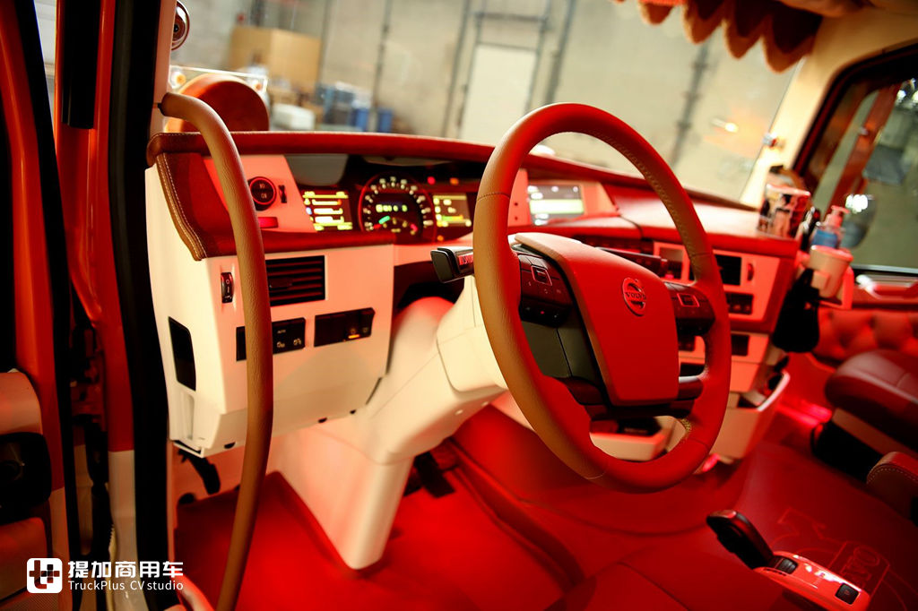 对卡车的热爱满溢,再次改装沃尔沃FH,小伙让报废爱车“涅槃重生” - 第16张 - 提加商用车网 对卡车的热爱满溢,再次改装沃尔沃FH,小伙让报废爱车“涅槃重生” - 第16张