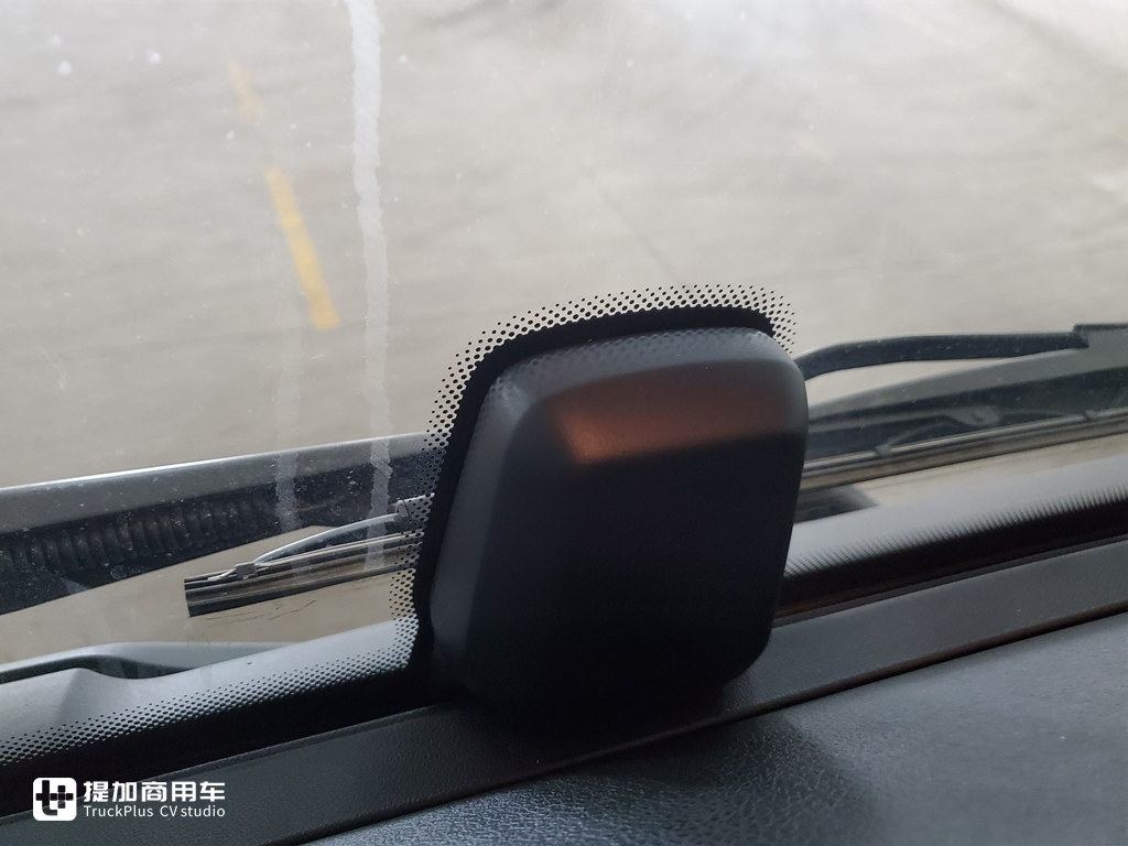 斯堪尼亚新一代R系牵引车配置怎么样，和G系有何区别？实拍一辆R500告诉你 - 第3张