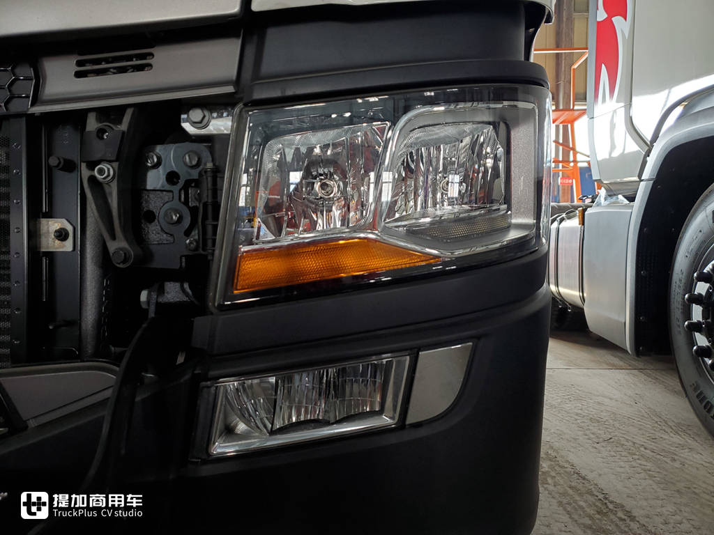 斯堪尼亚新一代R系牵引车配置怎么样，和G系有何区别？实拍一辆R500告诉你 - 第16张