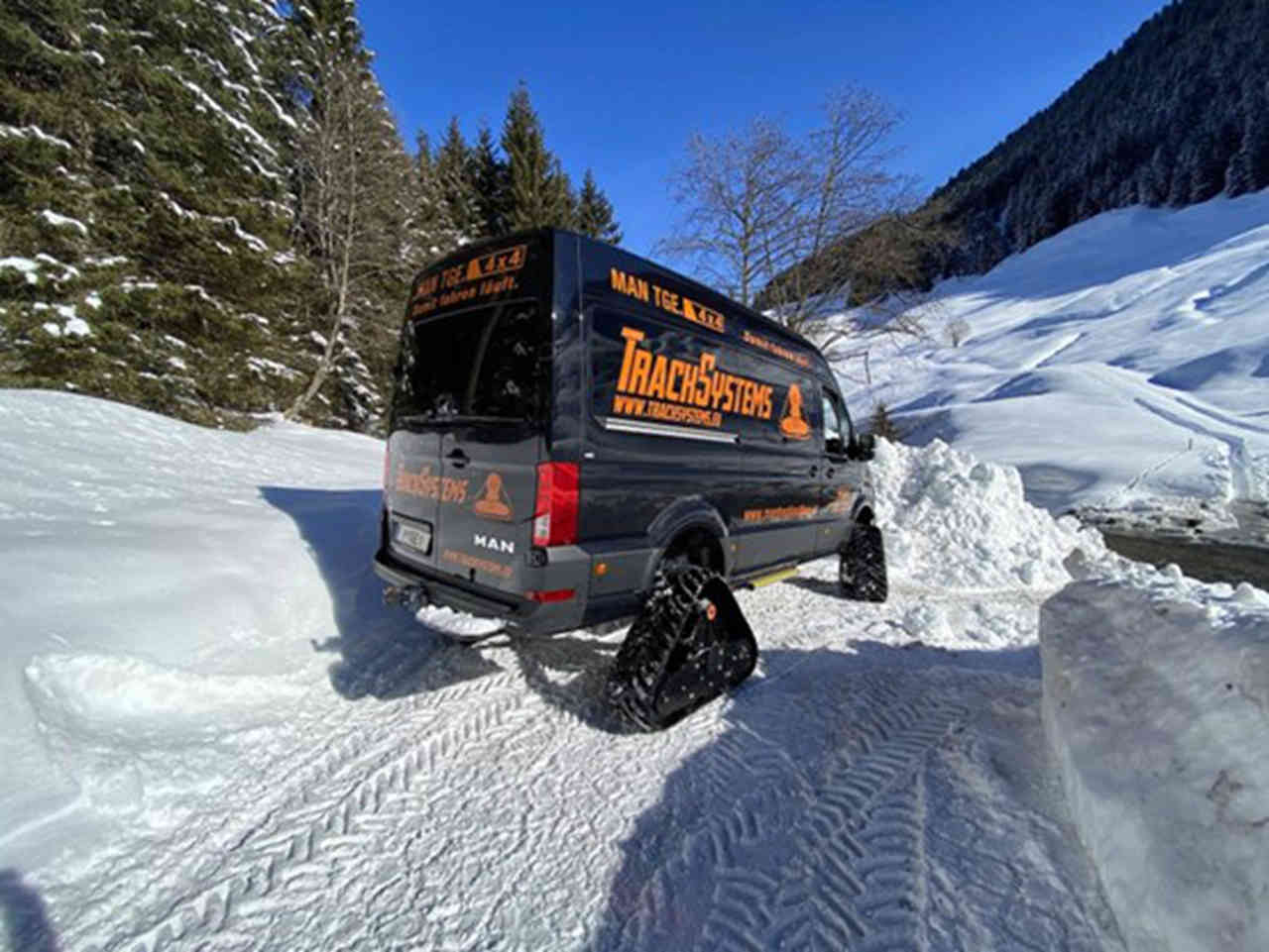 爬雪山如履平地,履带式驱动,带您见识一辆特别改装的曼恩TGE厢货 - 第13张 - 提加商用车网 爬雪山如履平地,履带式驱动,带您见识一辆特别改装的曼恩TGE厢货 - 第13张