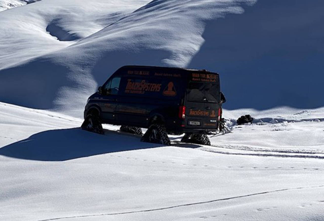 爬雪山如履平地,履带式驱动,带您见识一辆特别改装的曼恩TGE厢货 - 第15张 - 提加商用车网 爬雪山如履平地,履带式驱动,带您见识一辆特别改装的曼恩TGE厢货 - 第15张