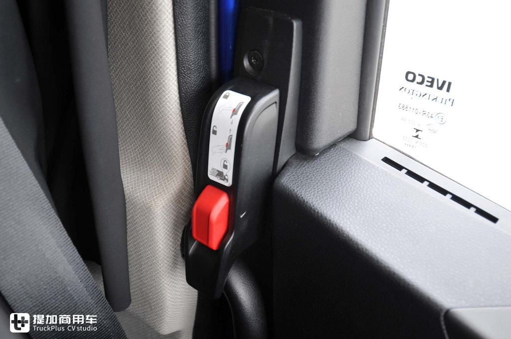 欧洲媒体评测依维柯S-WAY天然气卡车，带您看看它和国内天然气卡车有何不同 - 第15张