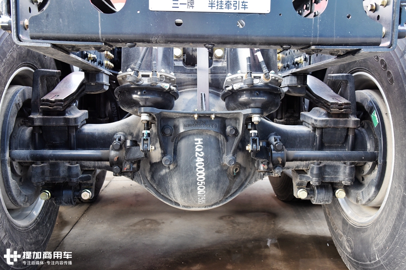 三一江山版牵引车已到店,27.78万起售,我们带您看看配置如何! - 第5张 - 提加商用车网 三一江山版牵引车已到店,27.78万起售,我们带您看看配置如何! - 第5张