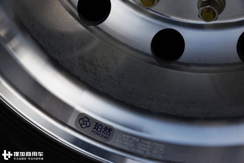 三一江山版牵引车已到店,27.78万起售,我们带您看看配置如何! - 第7张 - 提加商用车网 三一江山版牵引车已到店,27.78万起售,我们带您看看配置如何! - 第7张