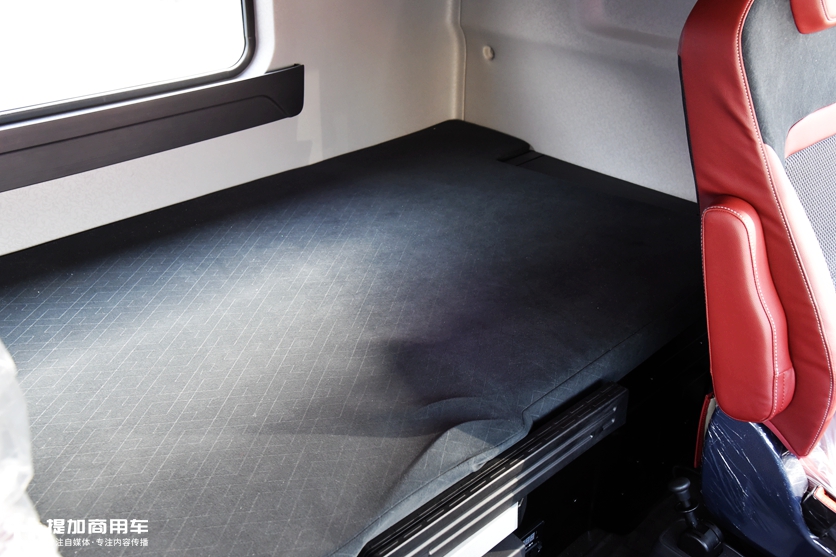 三一江山版牵引车已到店,27.78万起售,我们带您看看配置如何! - 第18张 - 提加商用车网 三一江山版牵引车已到店,27.78万起售,我们带您看看配置如何! - 第18张