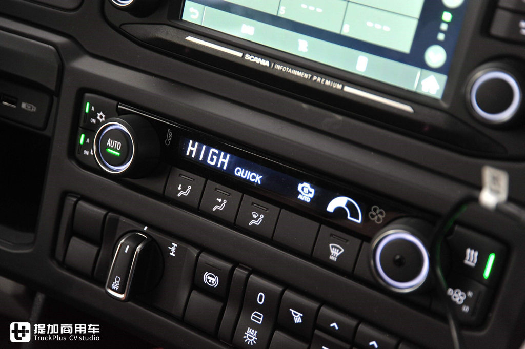 媒体试驾评测770马力斯堪尼亚S系牵引车,不敢大脚踩油门,怕飞起来! - 第14张 - 提加商用车网 媒体试驾评测770马力斯堪尼亚S系牵引车,不敢大脚踩油门,怕飞起来! - 第14张