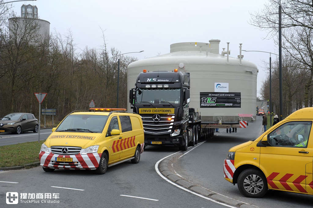 一次超宽大件运输纪实,看奔驰卡车怎么把直径9.5米构件,运输88公里 - 第7张 - 提加商用车网 一次超宽大件运输纪实,看奔驰卡车怎么把直径9.5米构件,运输88公里 - 第7张
