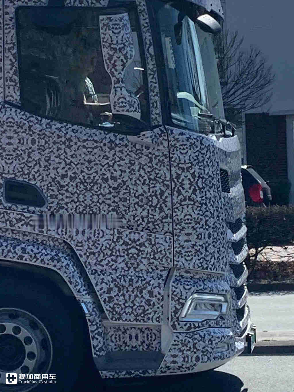 达夫新一代XF牵引车谍照曝光，七大欧洲卡车即将全部换代完毕 - 第2张