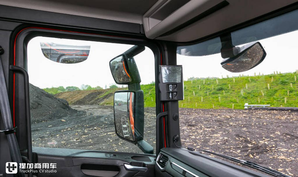 车高不超3米,低入口斯堪尼亚L系8X4自卸车,跑工地一样强悍 - 第18张 - 提加商用车网 车高不超3米,低入口斯堪尼亚L系8X4自卸车,跑工地一样强悍 - 第18张