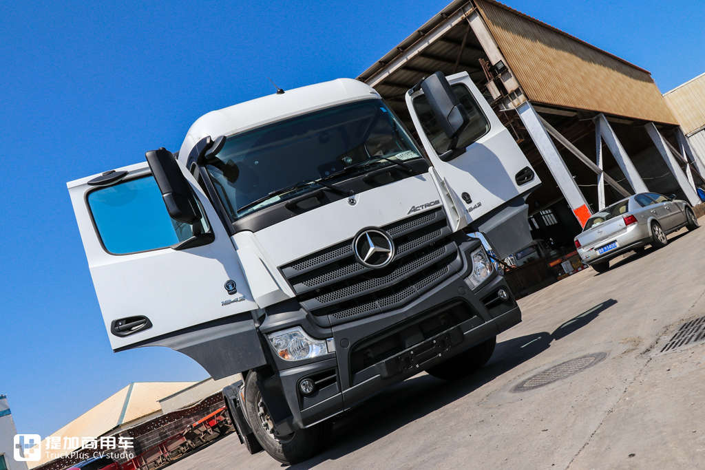 这款奔驰4X2牵引车,大客户价能降到50万左右,性价比真高 - 第2张 - 提加商用车网 这款奔驰4X2牵引车,大客户价能降到50万左右,性价比真高 - 第2张