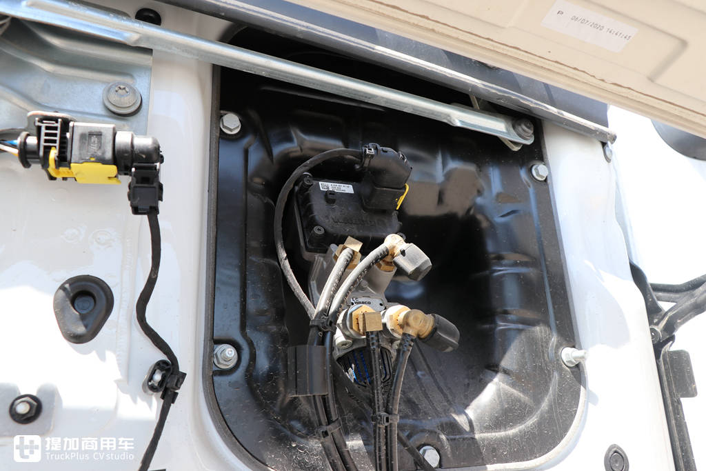 这款奔驰4X2牵引车,大客户价能降到50万左右,性价比真高 - 第7张 - 提加商用车网 这款奔驰4X2牵引车,大客户价能降到50万左右,性价比真高 - 第7张