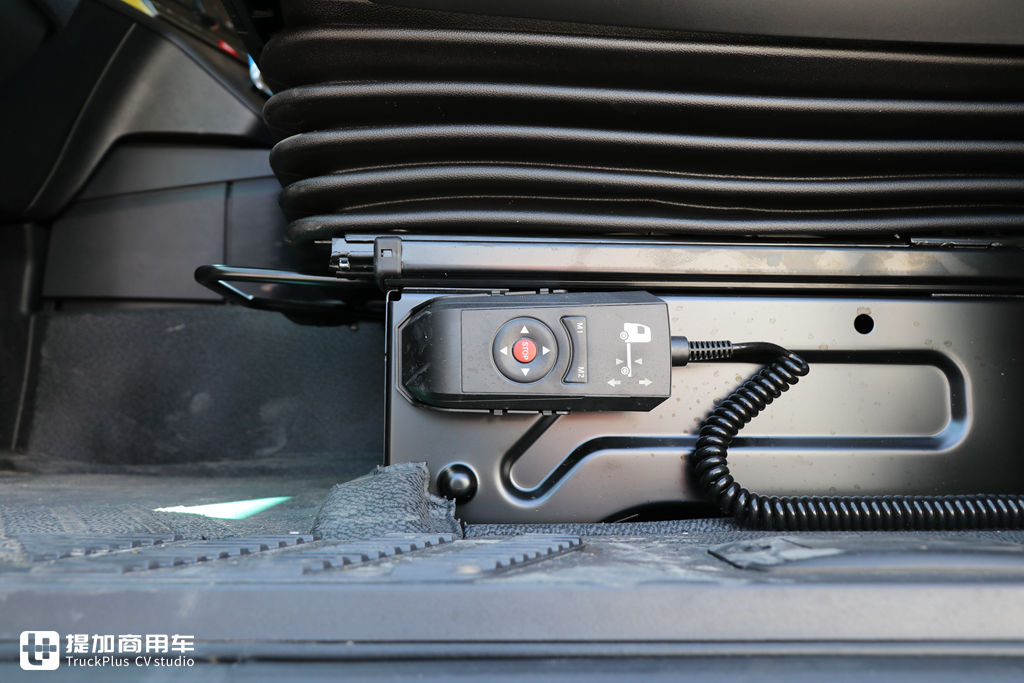 这款奔驰4X2牵引车,大客户价能降到50万左右,性价比真高 - 第33张 - 提加商用车网 这款奔驰4X2牵引车,大客户价能降到50万左右,性价比真高 - 第33张