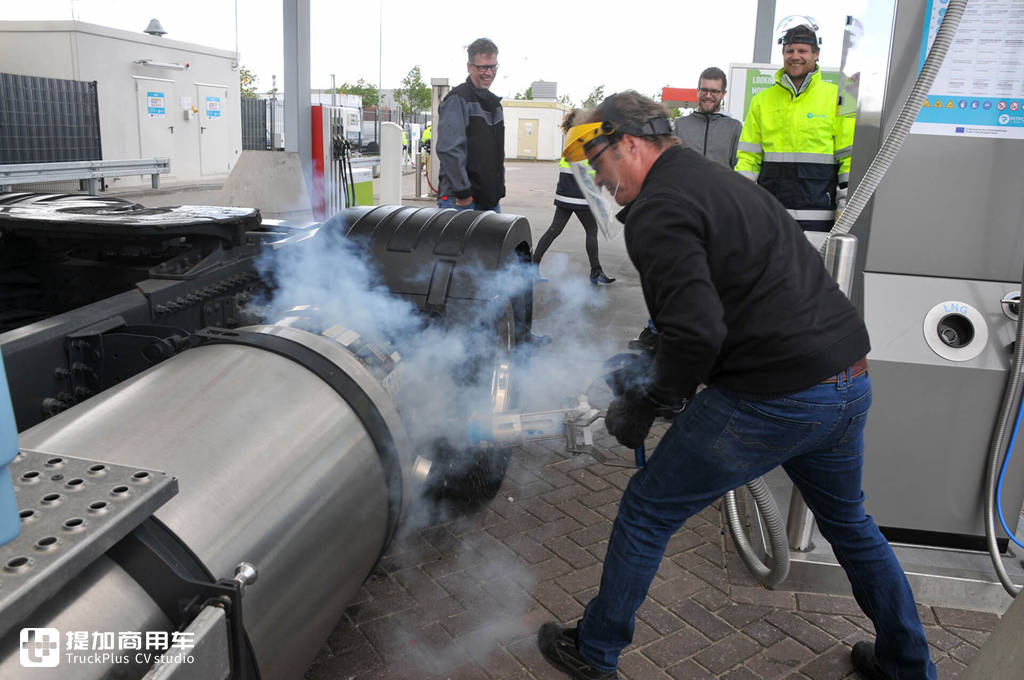 沃尔沃和斯堪尼亚天然气卡车,哪个更好用?听听欧洲物流企业怎么说 - 第7张 - 提加商用车网 沃尔沃和斯堪尼亚天然气卡车,哪个更好用?听听欧洲物流企业怎么说 - 第7张