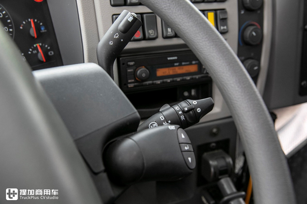 沃尔沃也有低入口卡车?带您见识一辆特别改装的沃尔沃FE救援卡车 - 第15张 - 提加商用车网 沃尔沃也有低入口卡车?带您见识一辆特别改装的沃尔沃FE救援卡车 - 第15张