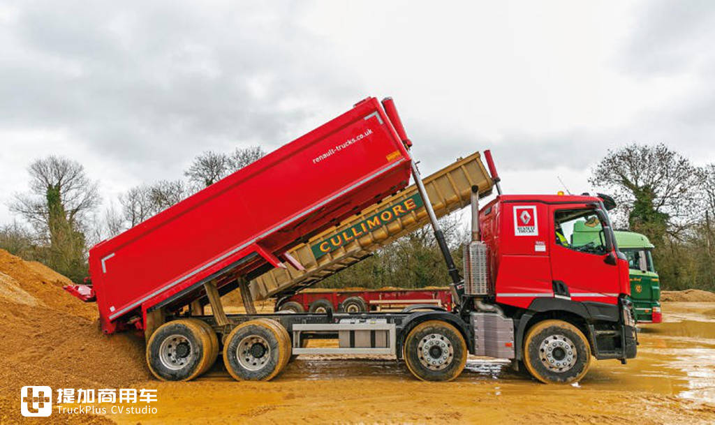 带您见识下工地的雷诺C系8X4自卸车,车辆配置确实高端,只能装22吨货有点浪费 - 第4张 - 提加商用车网 带您见识下工地的雷诺C系8X4自卸车,车辆配置确实高端,只能装22吨货有点浪费 - 第4张