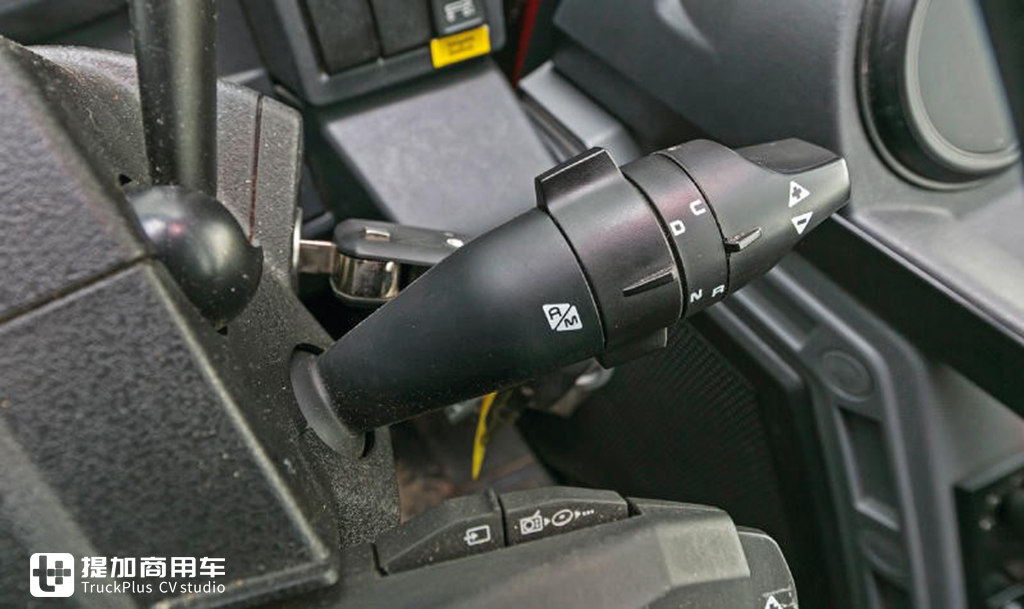 带您见识下工地的雷诺C系8X4自卸车,车辆配置确实高端,只能装22吨货有点浪费 - 第8张 - 提加商用车网 带您见识下工地的雷诺C系8X4自卸车,车辆配置确实高端,只能装22吨货有点浪费 - 第8张