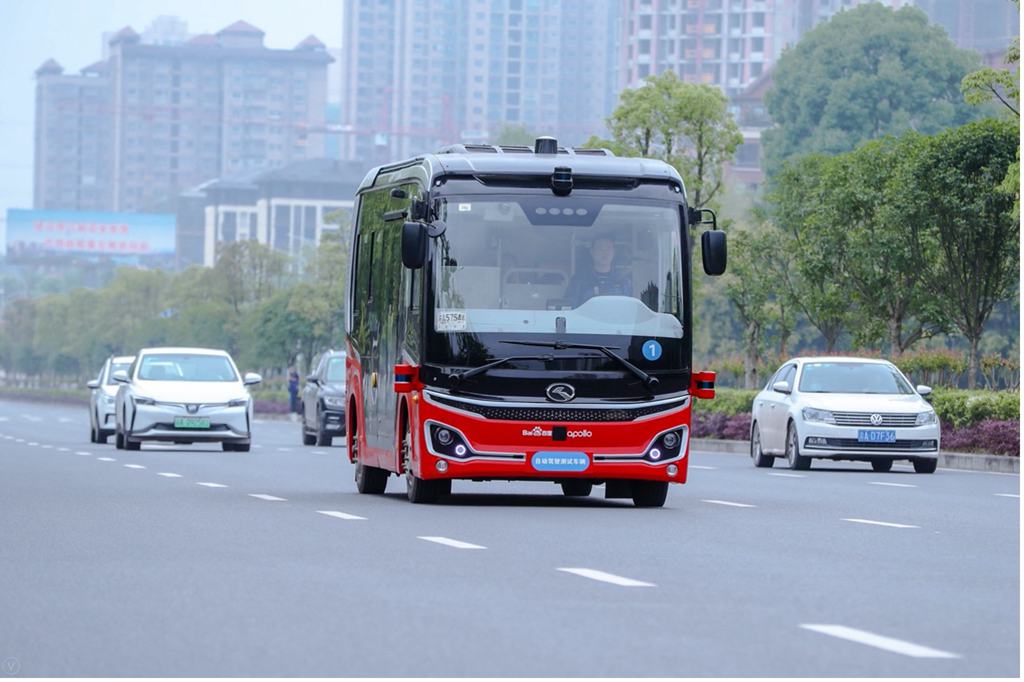 重大突破!全国首个自动驾驶公交车投入运营 - 第1张 - 提加商用车网 重大突破!全国首个自动驾驶公交车投入运营 - 第1张