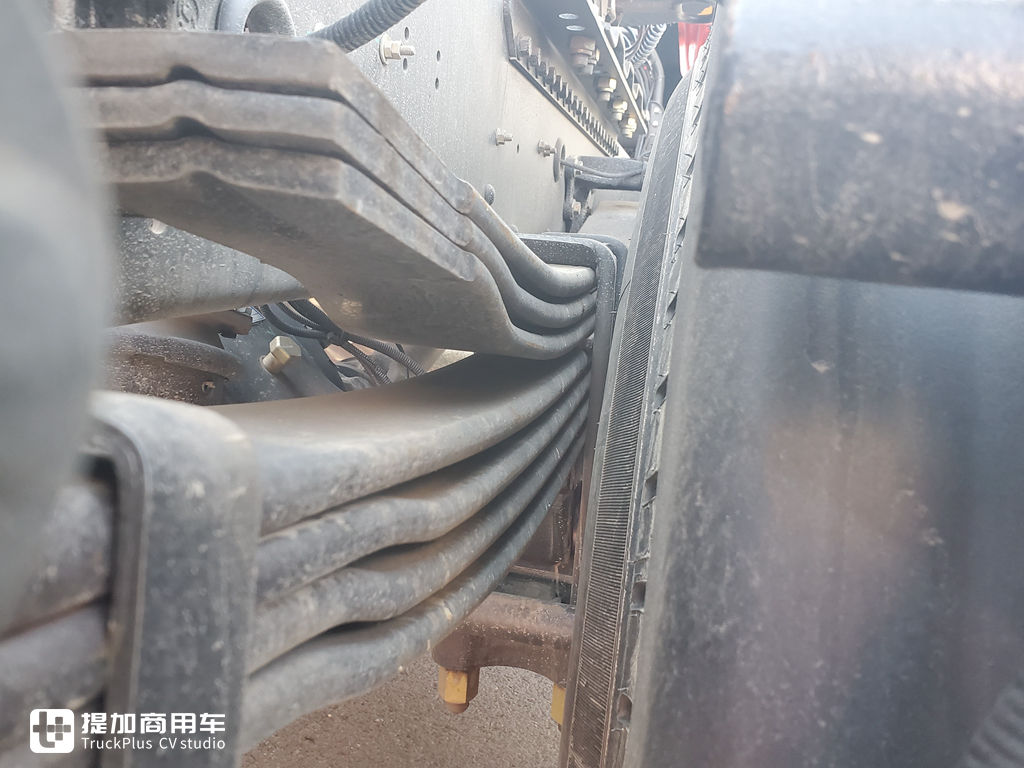 办齐上路25万左右,陕汽轩德翼3单驱牵引车,啥配置性价比这么高? - 第23张 - 提加商用车网 办齐上路25万左右,陕汽轩德翼3单驱牵引车,啥配置性价比这么高? - 第23张