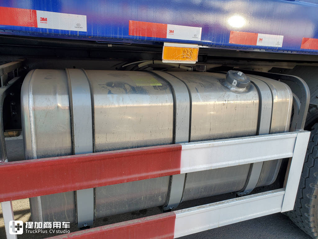 非常少见的豪沃T7前四后八自卸车实拍,车主说50多万买的,都有啥配置? - 第24张 - 提加商用车网 非常少见的豪沃T7前四后八自卸车实拍,车主说50多万买的,都有啥配置? - 第24张