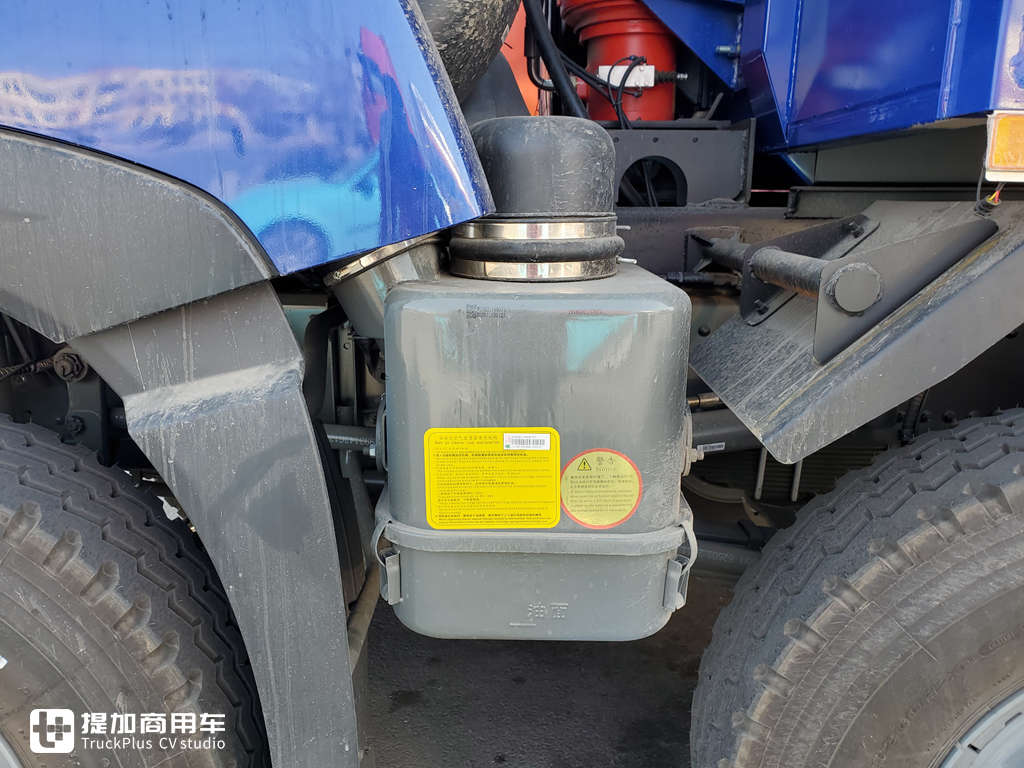 非常少见的豪沃T7前四后八自卸车实拍,车主说50多万买的,都有啥配置? - 第22张 - 提加商用车网 非常少见的豪沃T7前四后八自卸车实拍,车主说50多万买的,都有啥配置? - 第22张