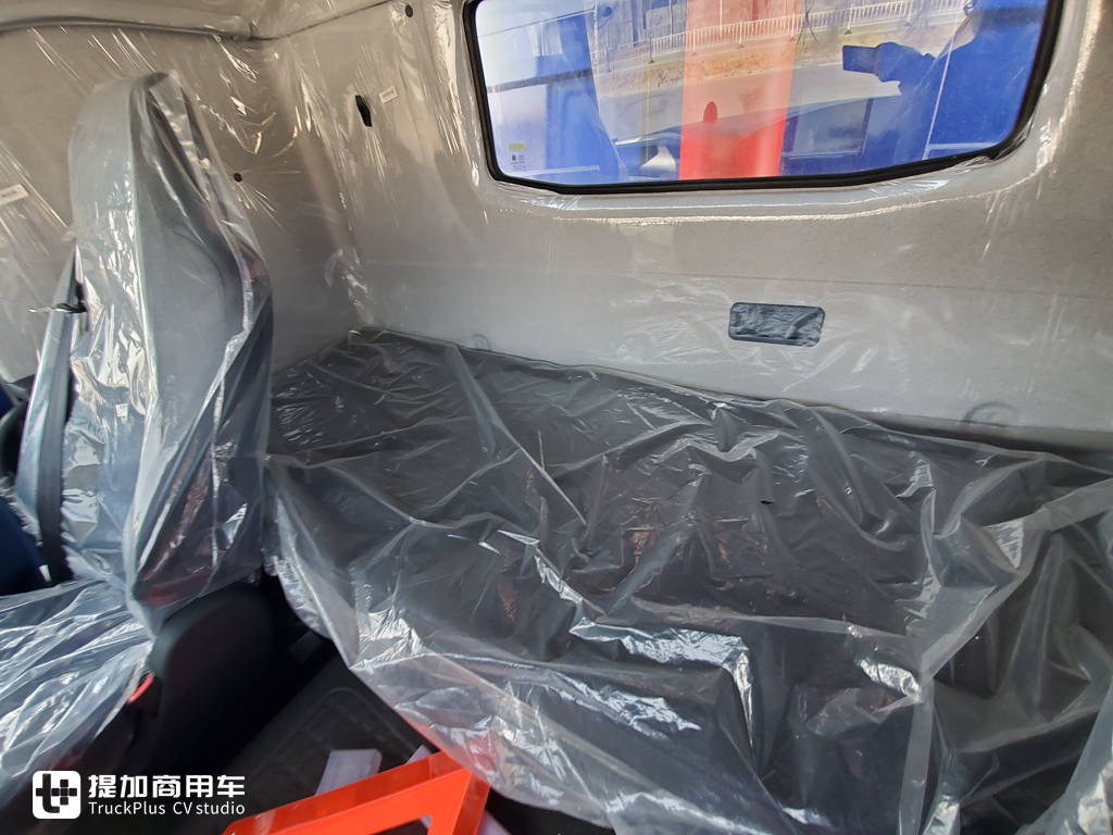 非常少见的豪沃T7前四后八自卸车实拍,车主说50多万买的,都有啥配置? - 第17张 - 提加商用车网 非常少见的豪沃T7前四后八自卸车实拍,车主说50多万买的,都有啥配置? - 第17张