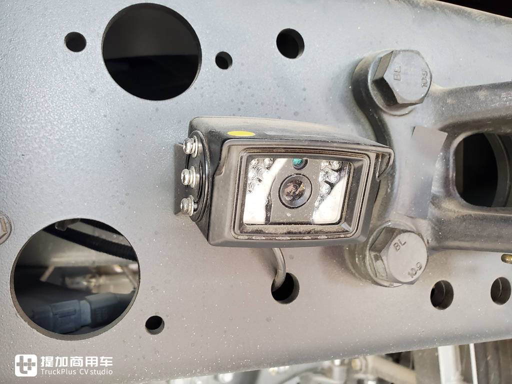 非常少见的豪沃T7前四后八自卸车实拍,车主说50多万买的,都有啥配置? - 第16张 - 提加商用车网 非常少见的豪沃T7前四后八自卸车实拍,车主说50多万买的,都有啥配置? - 第16张