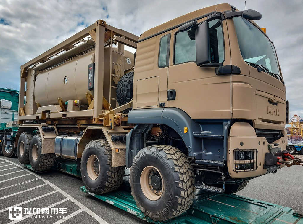 8X8全驱,全身多处特殊改装,带您见识一款德国MAN打造的战地卡车 - 第4张 - 提加商用车网 8X8全驱,全身多处特殊改装,带您见识一款德国MAN打造的战地卡车 - 第4张