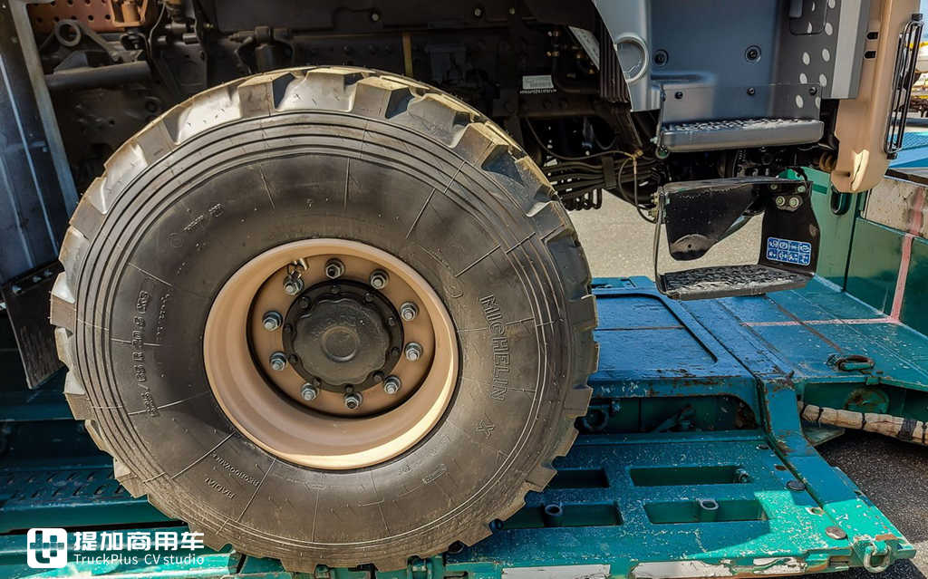 8X8全驱,全身多处特殊改装,带您见识一款德国MAN打造的战地卡车 - 第11张 - 提加商用车网 8X8全驱,全身多处特殊改装,带您见识一款德国MAN打造的战地卡车 - 第11张