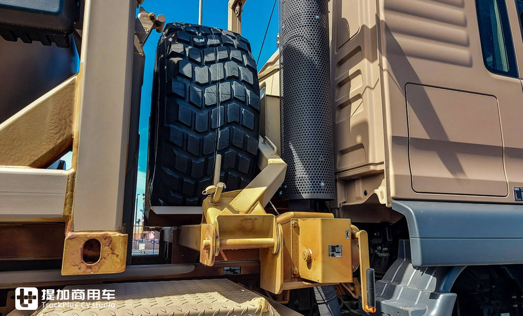 8X8全驱,全身多处特殊改装,带您见识一款德国MAN打造的战地卡车 - 第12张 - 提加商用车网 8X8全驱,全身多处特殊改装,带您见识一款德国MAN打造的战地卡车 - 第12张