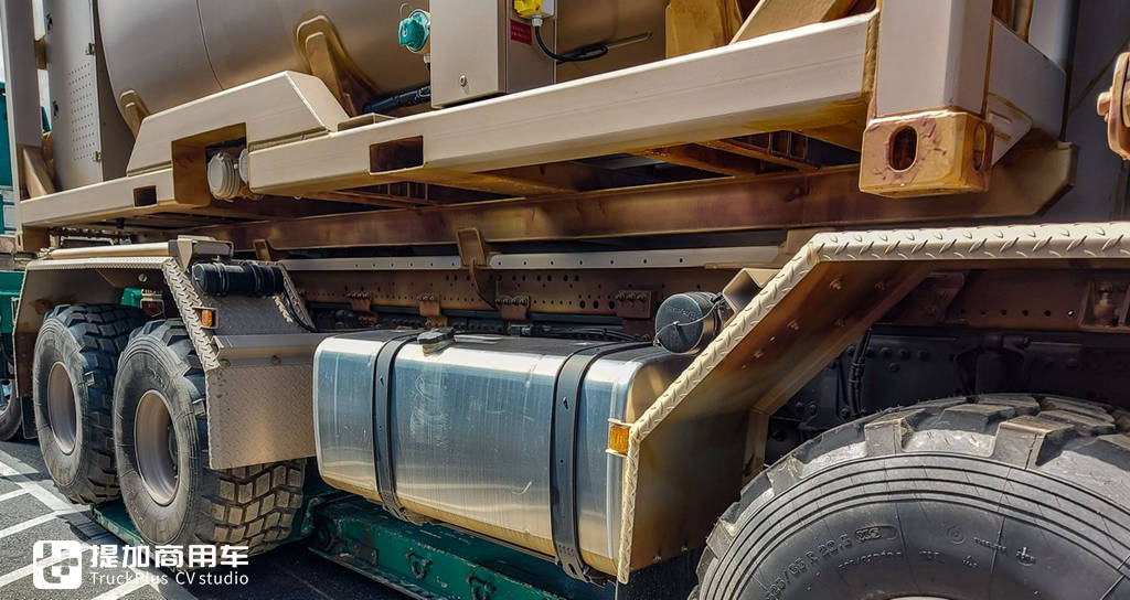 8X8全驱,全身多处特殊改装,带您见识一款德国MAN打造的战地卡车 - 第13张 - 提加商用车网 8X8全驱,全身多处特殊改装,带您见识一款德国MAN打造的战地卡车 - 第13张