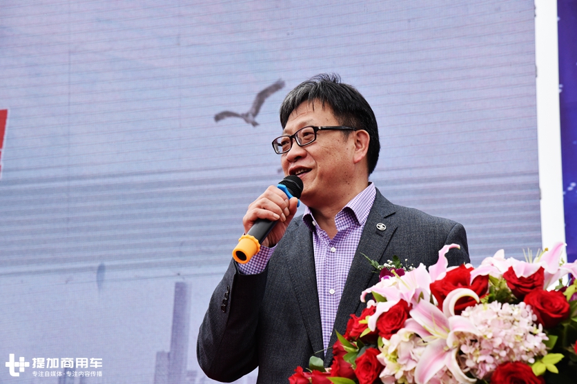 专属定制,底盘性能更可靠,100台红岩杰狮M500砂石料运输牵引车交付客户 - 第4张 - 提加商用车网 专属定制,底盘性能更可靠,100台红岩杰狮M500砂石料运输牵引车交付客户 - 第4张
