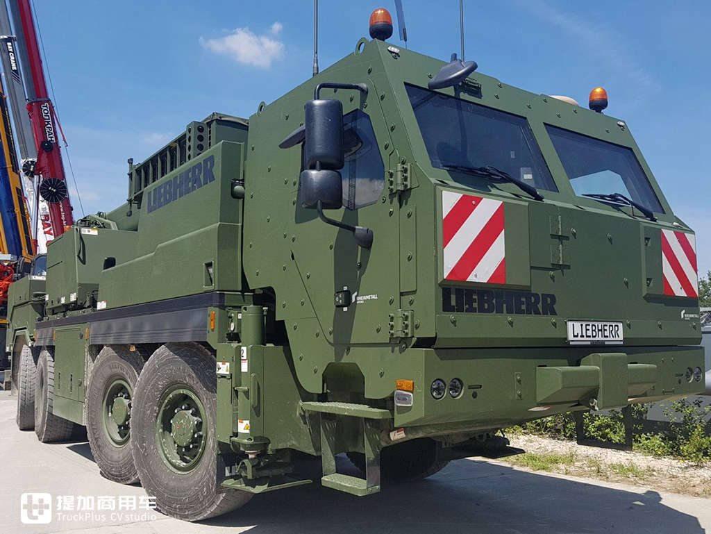 利勃海尔向公众展出G-BKF装甲救援起重机,再带您好好看看这款战地“机甲怪兽” - 第2张 - 提加商用车网 利勃海尔向公众展出G-BKF装甲救援起重机,再带您好好看看这款战地“机甲怪兽” - 第2张