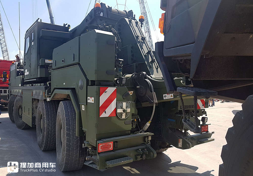 利勃海尔向公众展出G-BKF装甲救援起重机,再带您好好看看这款战地“机甲怪兽” - 第19张 - 提加商用车网 利勃海尔向公众展出G-BKF装甲救援起重机,再带您好好看看这款战地“机甲怪兽” - 第19张