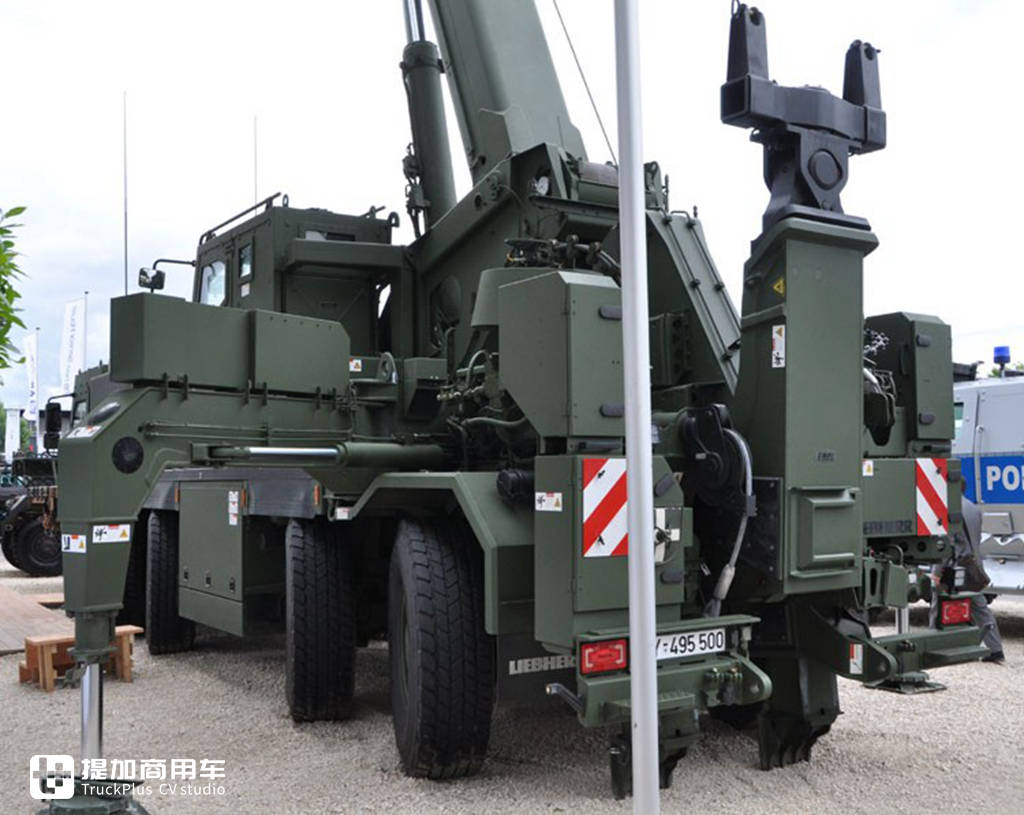 利勃海尔向公众展出G-BKF装甲救援起重机,再带您好好看看这款战地“机甲怪兽” - 第25张 - 提加商用车网 利勃海尔向公众展出G-BKF装甲救援起重机,再带您好好看看这款战地“机甲怪兽” - 第25张