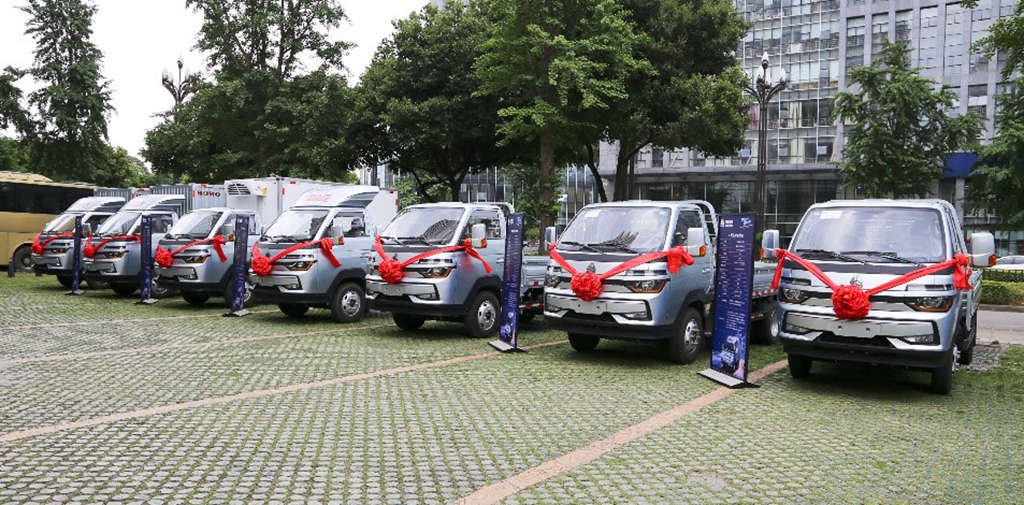 亮点多多,抢购百台,HOWO智相小轻卡成都震撼上市 - 第5张 - 提加商用车网 亮点多多,抢购百台,HOWO智相小轻卡成都震撼上市 - 第5张