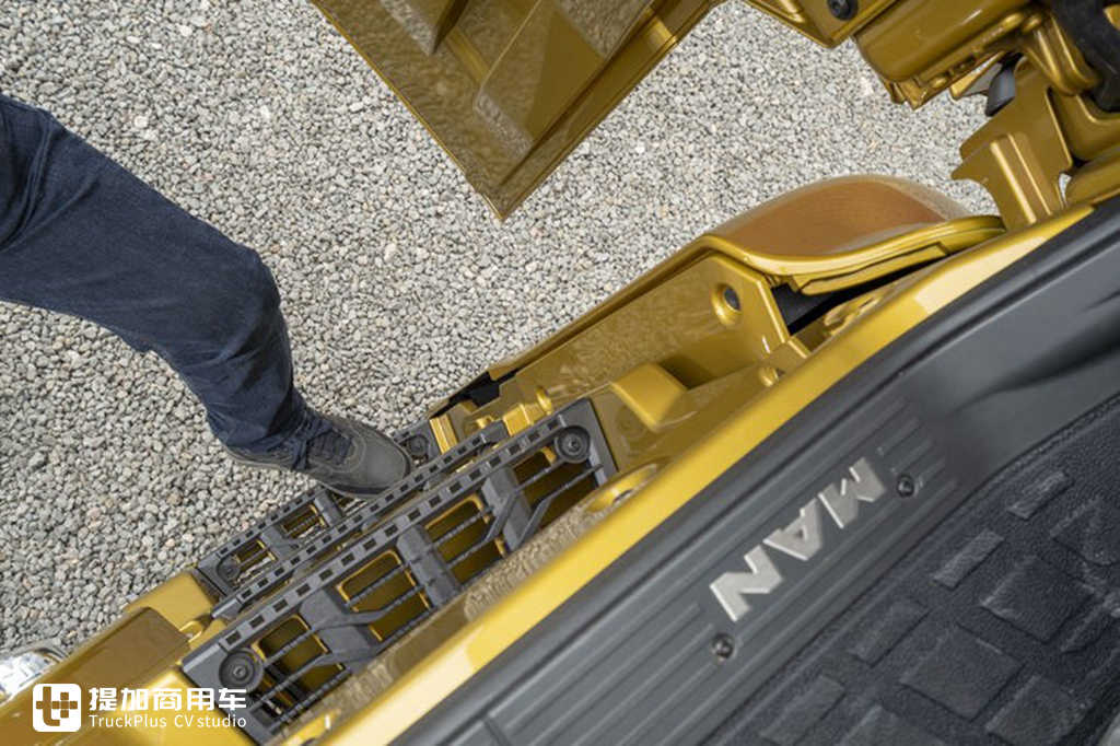 新一代曼恩TGX国内路演开始了,这车怎么样?欧洲媒体超详细评测告诉您 - 第15张 - 提加商用车网 新一代曼恩TGX国内路演开始了,这车怎么样?欧洲媒体超详细评测告诉您 - 第15张