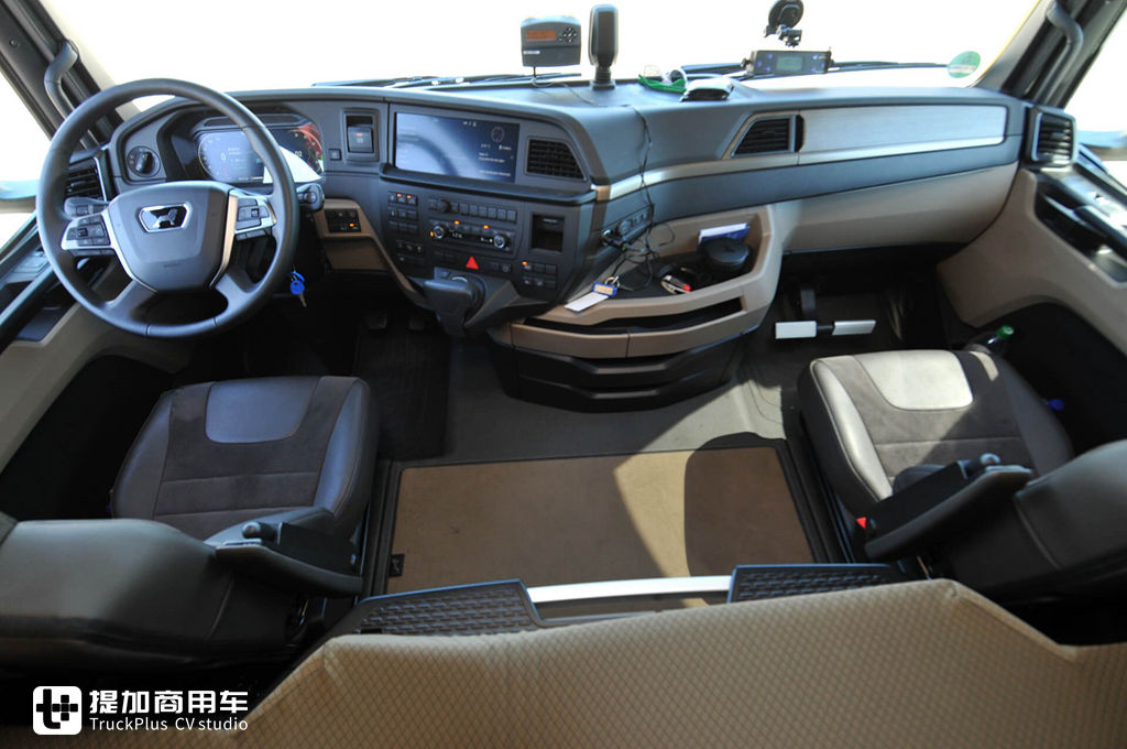 新一代曼恩TGX国内路演开始了,这车怎么样?欧洲媒体超详细评测告诉您 - 第27张 - 提加商用车网 新一代曼恩TGX国内路演开始了,这车怎么样?欧洲媒体超详细评测告诉您 - 第27张