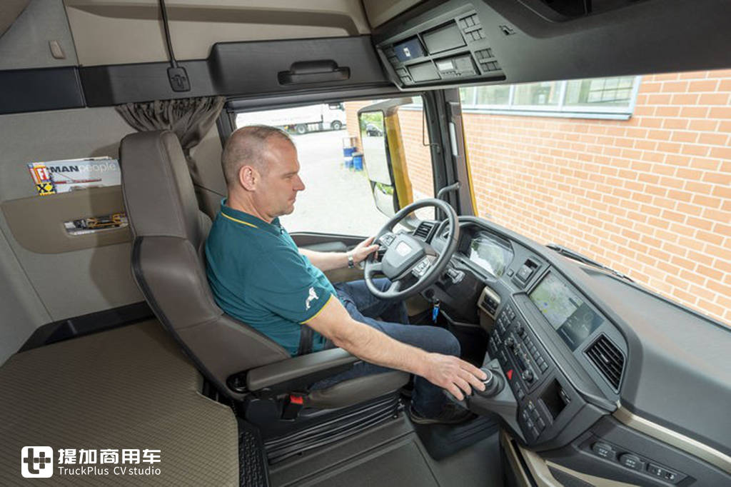 新一代曼恩TGX国内路演开始了,这车怎么样?欧洲媒体超详细评测告诉您 - 第28张 - 提加商用车网 新一代曼恩TGX国内路演开始了,这车怎么样?欧洲媒体超详细评测告诉您 - 第28张