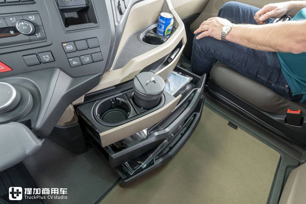 新一代曼恩TGX国内路演开始了,这车怎么样?欧洲媒体超详细评测告诉您 - 第33张 - 提加商用车网 新一代曼恩TGX国内路演开始了,这车怎么样?欧洲媒体超详细评测告诉您 - 第33张