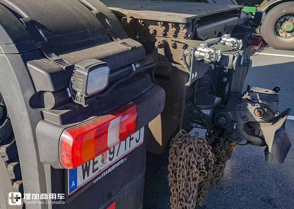 大件运输卡车一般都什么配置?这辆4轴625马力的奔驰Arocs告诉您 - 第12张 - 提加商用车网 大件运输卡车一般都什么配置?这辆4轴625马力的奔驰Arocs告诉您 - 第12张