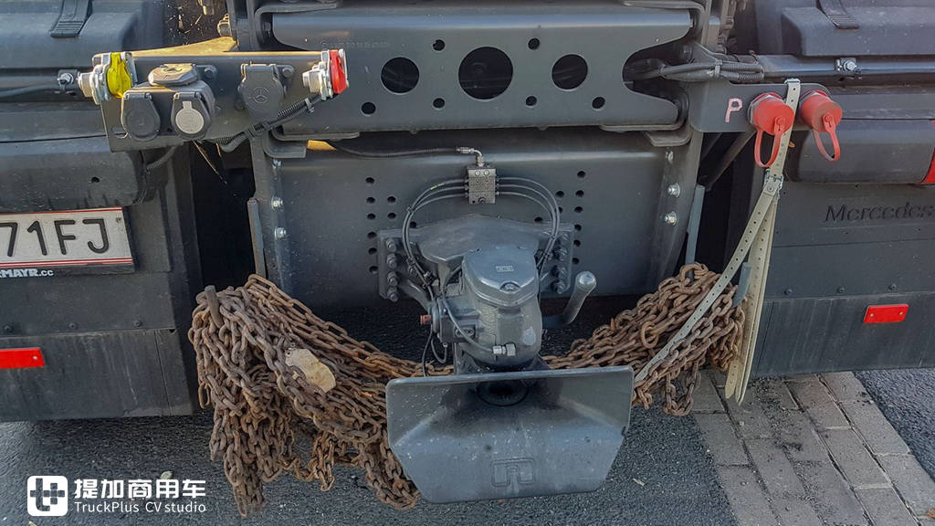 大件运输卡车一般都什么配置?这辆4轴625马力的奔驰Arocs告诉您 - 第13张 - 提加商用车网 大件运输卡车一般都什么配置?这辆4轴625马力的奔驰Arocs告诉您 - 第13张