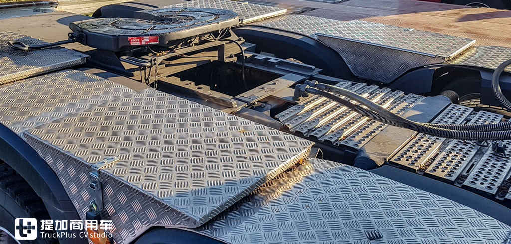 大件运输卡车一般都什么配置?这辆4轴625马力的奔驰Arocs告诉您 - 第16张 - 提加商用车网 大件运输卡车一般都什么配置?这辆4轴625马力的奔驰Arocs告诉您 - 第16张