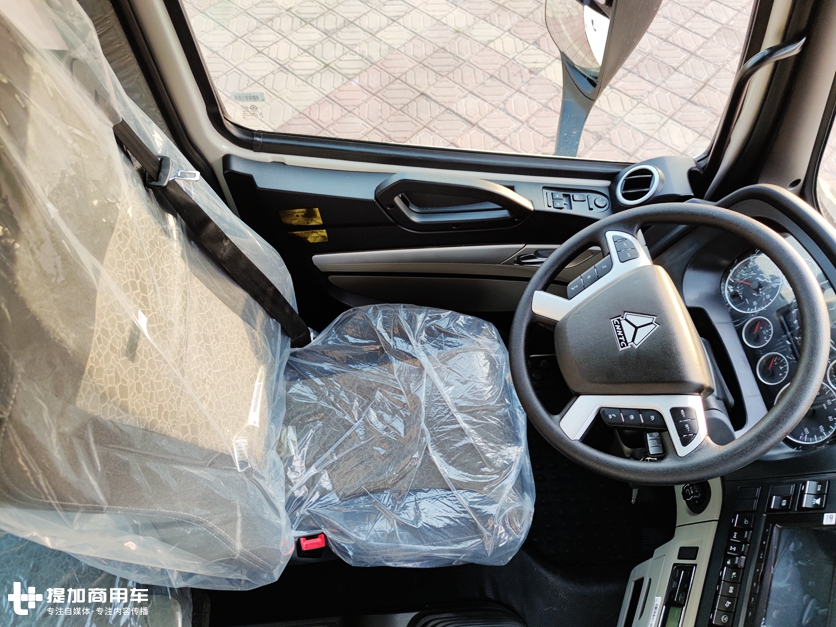 重汽豪沃再出新车型,全新的N系列到底怎么样?实拍豪沃N7G牵引车带您好好看看 - 第16张 - 提加商用车网 重汽豪沃再出新车型,全新的N系列到底怎么样?实拍豪沃N7G牵引车带您好好看看 - 第16张