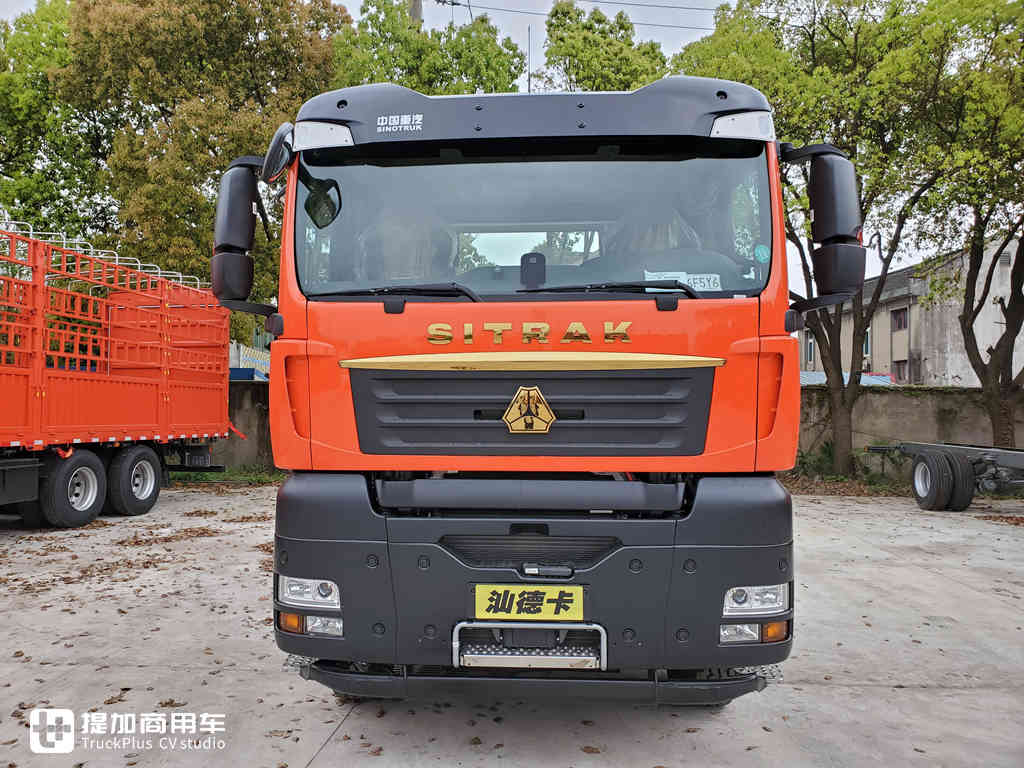 重汽产的准大件运输牵引车,这款汕德卡除了能重载,车辆舒适性也不错 - 第1张 - 提加商用车网 重汽产的准大件运输牵引车,这款汕德卡除了能重载,车辆舒适性也不错 - 第1张